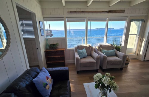 Poulsbo Cottage | DOCK HOUSE COTTAGE Charming 2-Bedroom Waterfront - Hood Canal/Poulsbo/Lofall