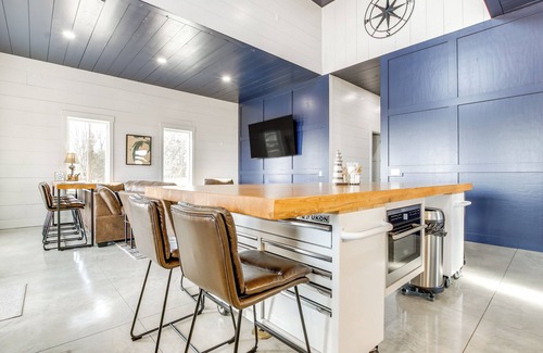 Oconto Cottage | Dock & Panoramic Bay Views: Oconto Retreat!