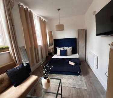 Portsmouth Apartment | Dockhouse Apartments S12-Ground-Floor Studio Near City Centre