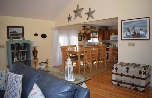 Deep Hole House | Dockside Dreams-Canal Front on Oyster Bay, Boat Dock