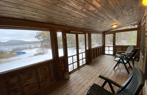 Sullivan Cabin | Dog-Friendly Autumn Retreat- Hike Relax, Repeat!