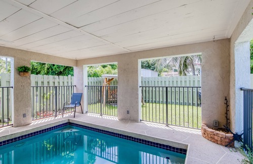 Southwest House | Dog-friendly beach bungalow near coastline with private pool, patio, AC & W/D