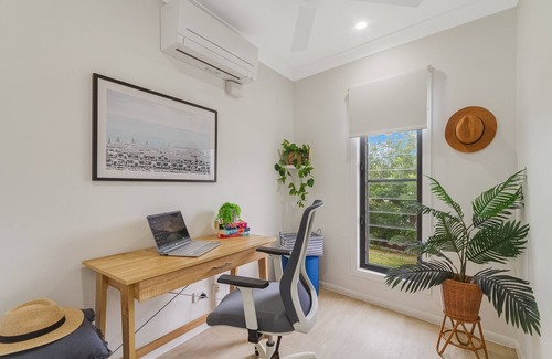 Pottsville House | Dog-Friendly Beach House @ Black Rocks by uHoliday