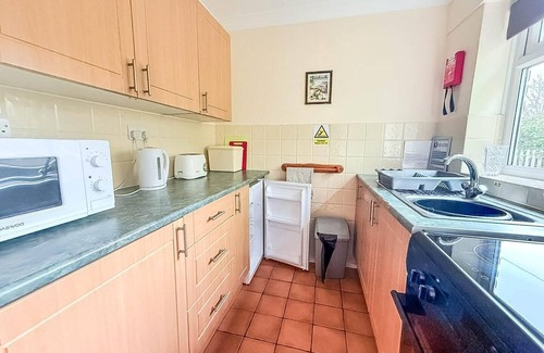 Oulton Broad Ski Chalet | Dog friendly chalet at Broadland Park and Marina in Lowestoft ref 12027B
