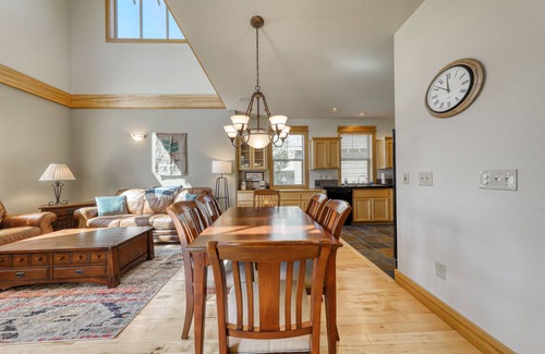 Redmond House | Dog-Friendly Family Home W/Free WiFi, Shared Pool/Hot Tub, Gas Grill
