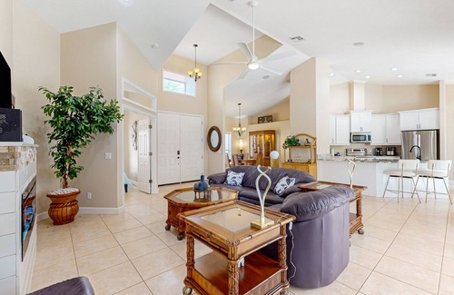 Crystal River House | Dog-friendly golf retreat with enclosed pool, alfresco dining, grill, smart TVs