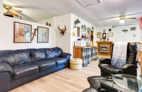 Kingston Cabin | Dog-Friendly Kingston Cabin w/Wraparound Deck!