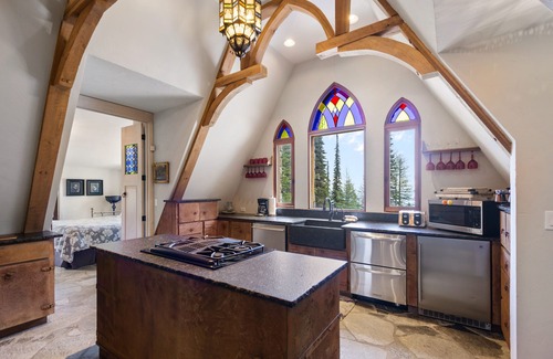 Sandpoint House | Dog-friendly mountain castle with a washer/dryer, private hot tub, & fireplace