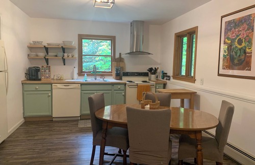 South Londonderry Apartment | Dog friendly, near Stratton, Magic & Bromley