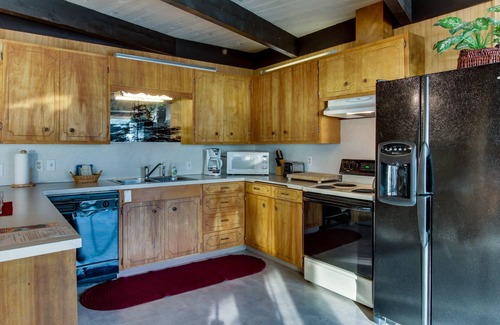 Otter Rock House | Dog-Friendly Oceanfront Suite with Views of Pacific & Easy Beach Access