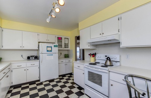 Bandon House | Dog-friendly, oceanfront home w/beach access, and large deck-EV charger