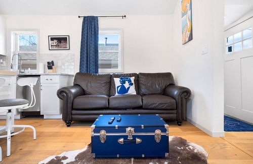 Usmma House | Dog-friendly Single-Family Home w Fenced Yard Washer, Dryer in NYC's "Nantucket"