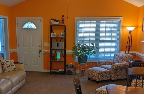 Graham House | Dog Friendly, Small Town Charm, with Downtown area. Perfect for weekend getaway!