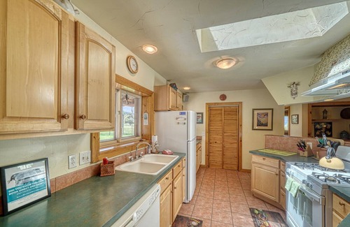 Howard Cabin | Dog Friendly- Star Mesa!