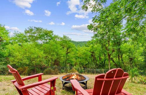 Baker Ski Chalet | Dog Friendly with Fire Pit and Yard by the River