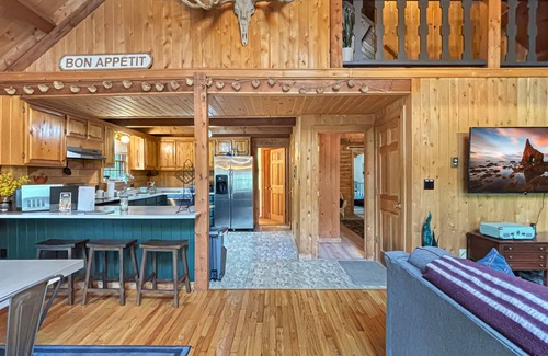 Greenville Junction Cabin | Dog Pine Lodge (Access to Moosehead Lake!)