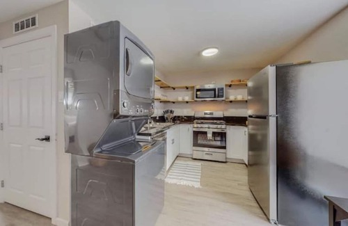 Pueblo Alto Apartment | ⟫ Dog Run & Courtyard 2 Bedroom Apt w/King Bed W&D