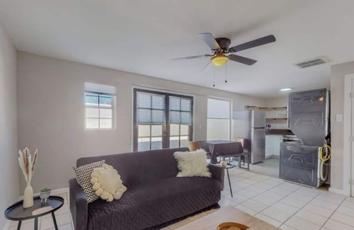Pueblo Alto Apartment | ⟫ Dog Run & Courtyard 2 Bedroom Apt w/King Bed W&D
