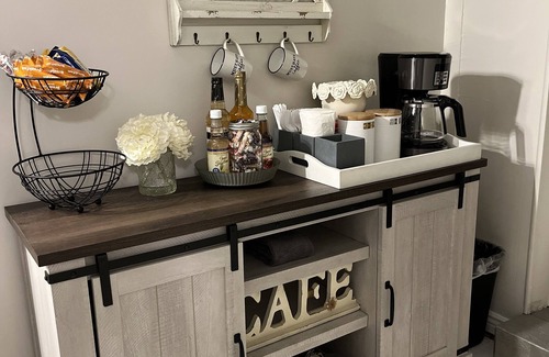 Dupont Apartment | Dogs welcome! Main Level 2 Bedroom Apartment next to DIA