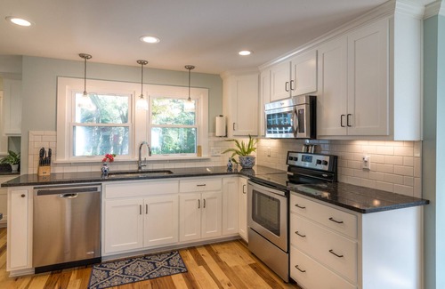 Black Mountain House | Dogwood Cottage-Walk to Downtown Black Mountain