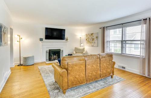 High Point House | Dogwood Cottage with Fireplace 1 Mi to University