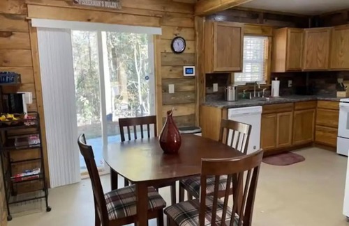 Tie Plant Cabin | Dogwoods-2 bedroom cabin with spacious parking