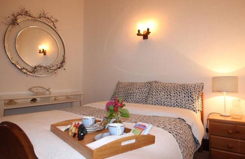 Liskeard House | Dolittles Den, a beautifully renovated barn situated in idyllic Cornish countryside