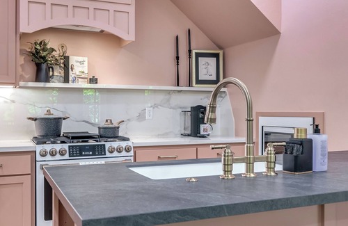 Wheatland House | Dolly's Den at Selah- 3 bed 2 bath Sleeps 7