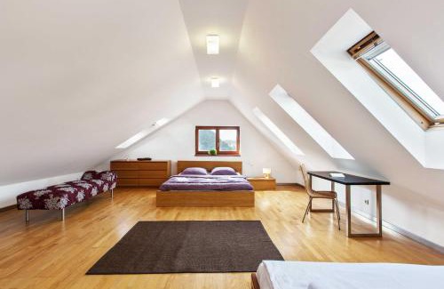 Banska Bystrica Apartment | Dolná - mezonetový apartmán na námestí pre 4
