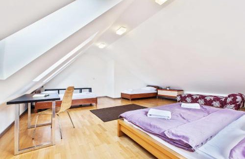 Banska Bystrica Apartment | Dolná - mezonetový apartmán na námestí pre 4