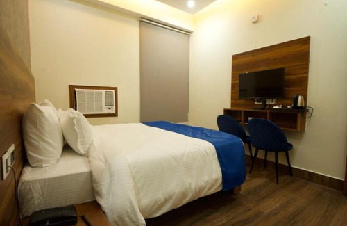 Mohangarh Hotel | Dolphin Club, Bara Banki