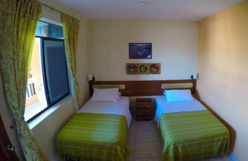 Puerto Baquerizo Moreno House | Dolphin House