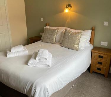 Beer Bed & Breakfast | Dolphin Hotel