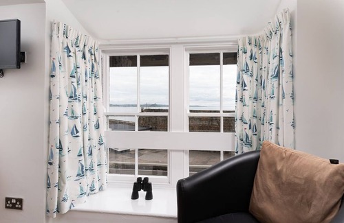 Chysauster Hotel | Dolphin Tavern