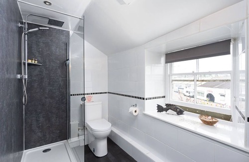 Chysauster Hotel | Dolphin Tavern