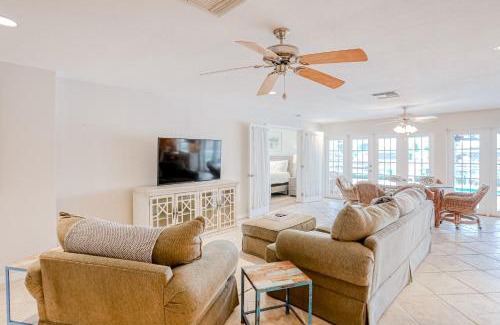 Caloosahatchee House | Dolphin Terrace