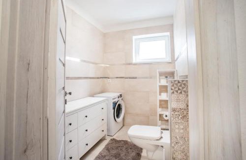 Tomasov Apartment | Dom Tomášov D