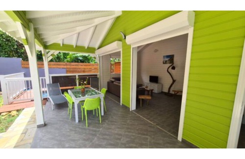 Petit-Bourg Villa | Domaine Damouw- Korosol