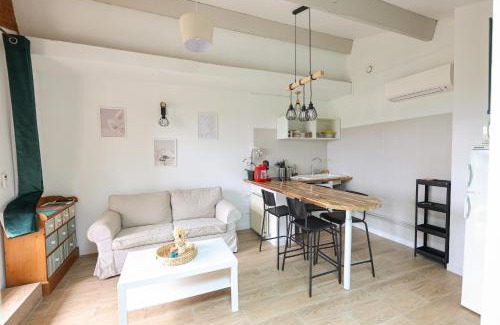 Notre-Dame-de-Londres House | Domaine des Arcs