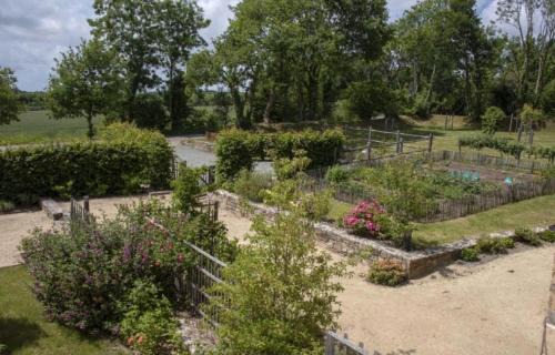 Commana House | Domaine de Linguinou piscine et spa