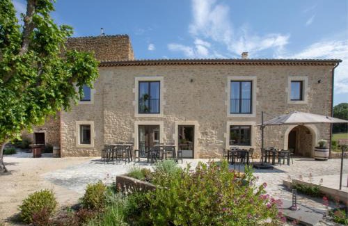 Grignan Hotel | Domaine de Montine Chambres de Charme