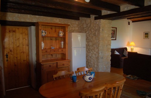 Saint-Cernin-de-Labarde Cottage | Domaine de Pemontier - Le Pigeonnier (sleeps 4 in 2 bedrooms)