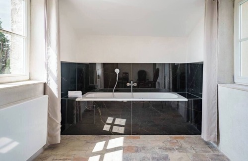 Travaillan House | Domaine de Saint-Pierre Travaillan