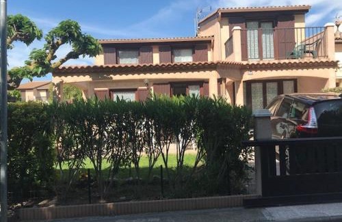 Portiragnes-Plage Villa | Domaine de vacances à 600m de la plage animations piscines en supplément villa climatisée 3 chambres 5 à 7 couchages WIFI LRPDSG12