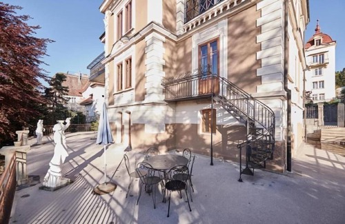 La Chaux-de-Fonds Apartment | Domaine des Tourelles - Ferien im Baudenkmal