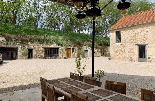 Neuil Bed & Breakfast | DOMAINE DU PONT SALMOIS