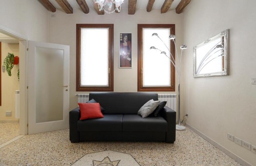 Dorsoduro Apartment | Domus Dea