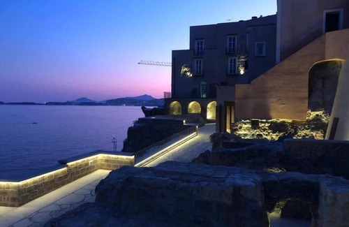 Licola Apartment | Domus Januarius - Apartment Pozzuoli (NA) 2ndp. 200 m from the sea