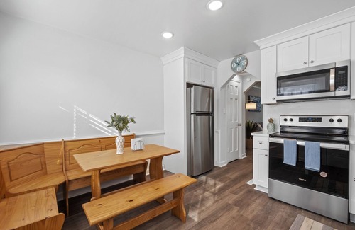 Chic's Beach Condo | Don't Miss Out on a Fully Updated Condo Less Than 200ft to the Beach Entrance!