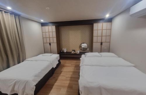 Okpo-dong Hotel | DongBaek Hotel Okpo